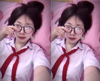 Khăn quàng đỏ blowjob giống như cave